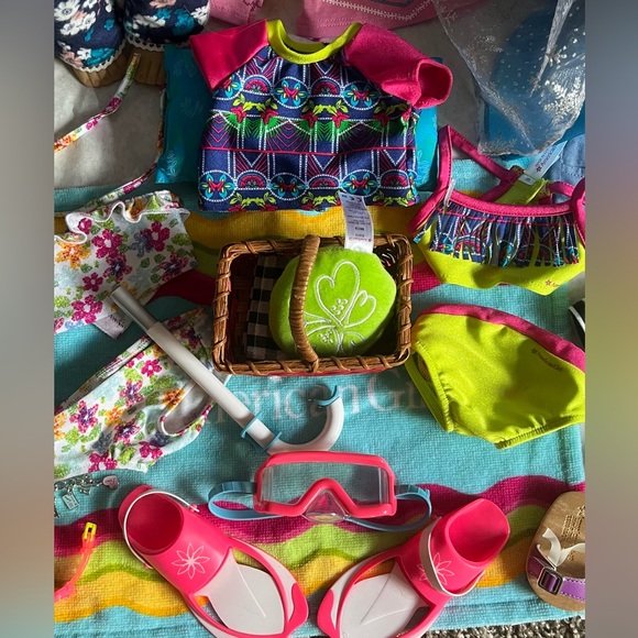 3 American Girl Dolls with accessories - Picture 15 of 16